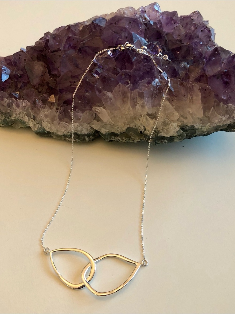 NEW Chloe + Isabel Interlocking Double Teardrop Necklace | Silver Minumalist